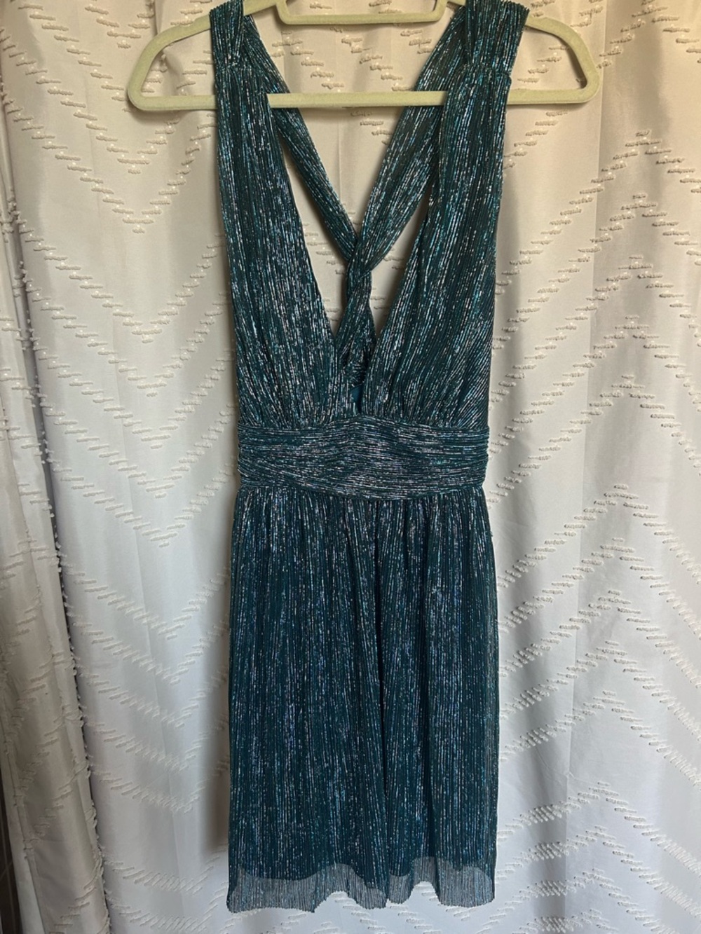 NWT Lulus Metallic Deep V Sleeveless Party Dress - M